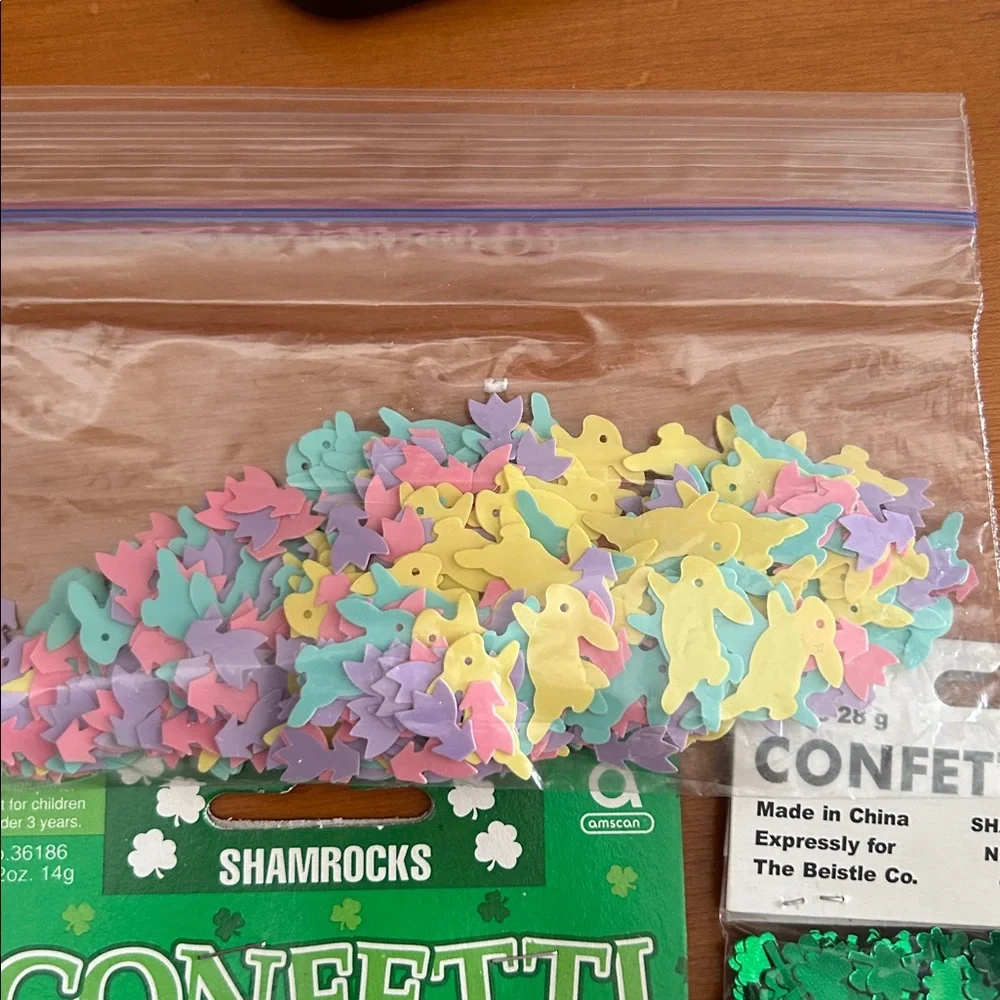 Rabbits Shamrock and Heart Confetti Mix